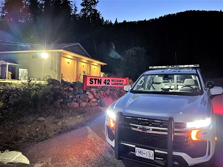 The preliminary investigation seems to indicate that the person or people involves triggered the alarm after gaining entry into the building and stole several items before departing. .