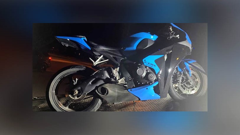 Police say an officer on patrol spotted a motorbike with expired licence plates in the Tallus Ridge area on Tuesday night.