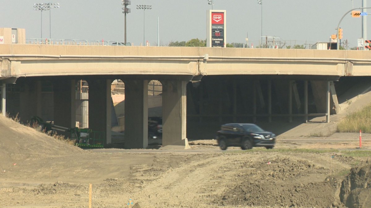 The City of Regina announces the deconstructing of the existing Winnipeg Street overpass, where road closures and restrictions will occur.