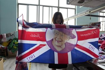 Kraliçe Elizabeth'in Ölümü: Kanada, Yurtdışında Kraliyet Ürünlerinde Artış Talebi - Ulusal | Globalnews.ca