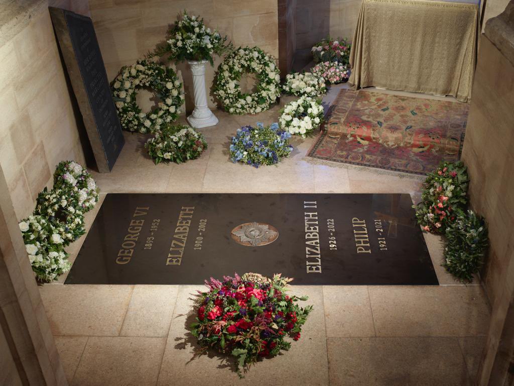 Buckingham Palace reveals first public glimpse of queen’s final resting place