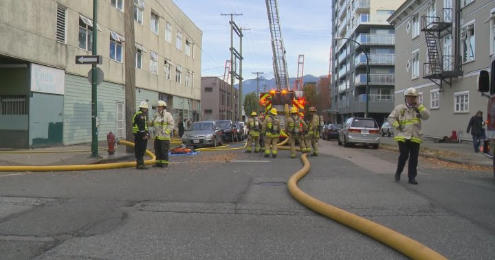 Downtown Vancouver fire near Dunlevy Ave. and Powell Street displaces 22 residents – BC