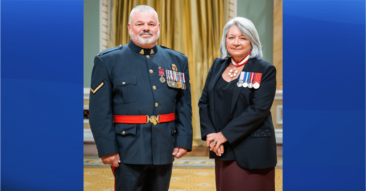(L-R) Cst. Marco Pagliericci awarded the Medal of Bravery by Right Hon. Mary Simon, the Governor General of Canada.