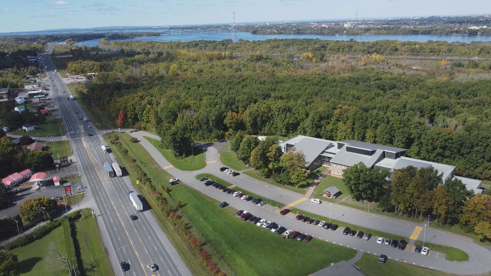 Kahnawake Building A New Cultural Centre, Multipurpose Building