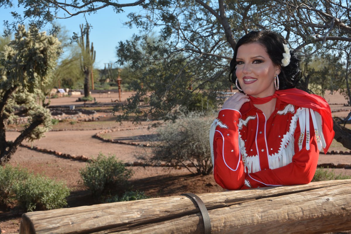 Melly Dunn, Rhinestone Cowgirl shares her story of overcoming illness.