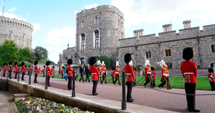 Masked burglars break into Windsor Castle estate, steal 2 vehicles
