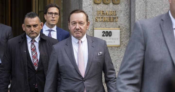 Kevin Spacey charged with 7 additional sex offences in U.K. – National | Globalnews.ca