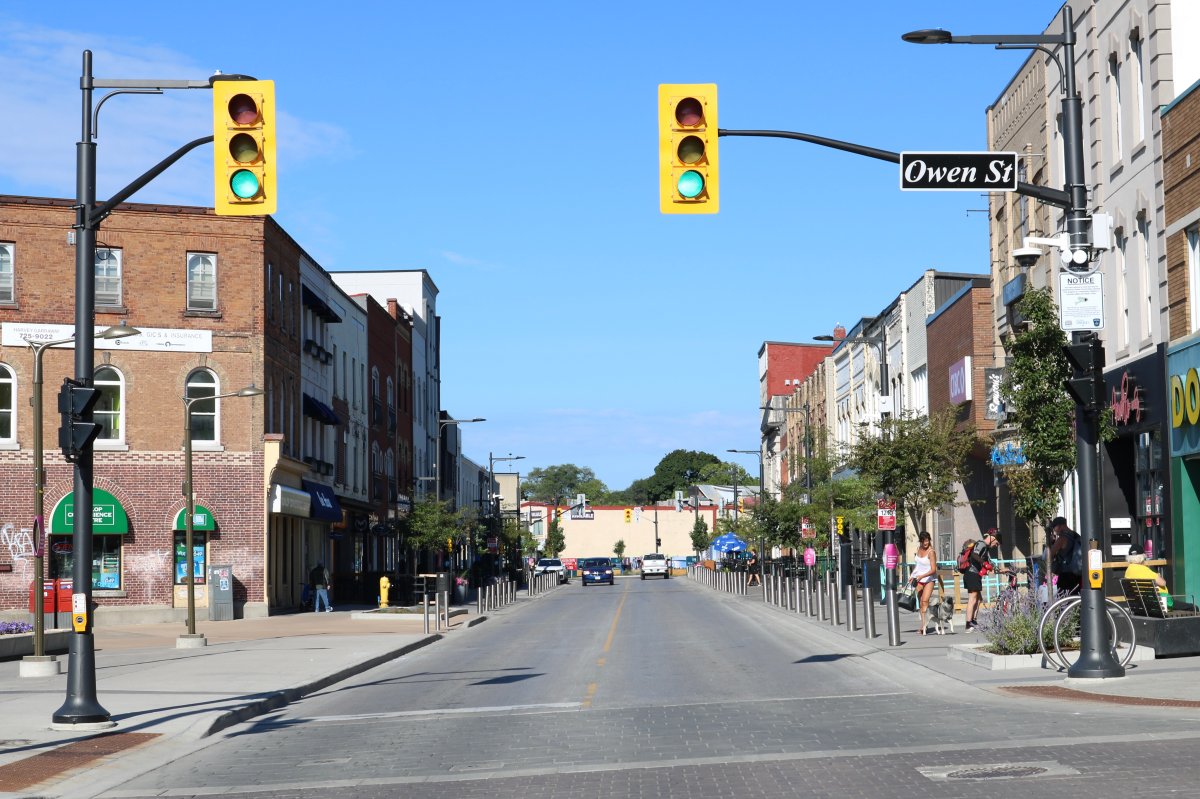Owen Street and Dunlop Street in Downtown Barrie Ont., Aug. 14, 2022