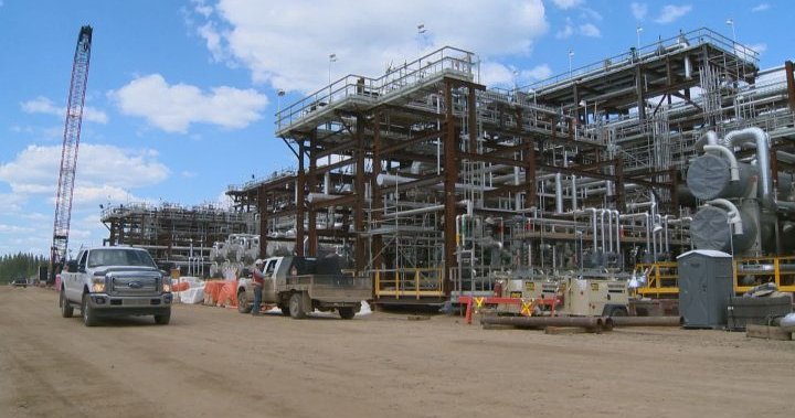 Alberta’s oil production booming but majority of revenue leaving province
