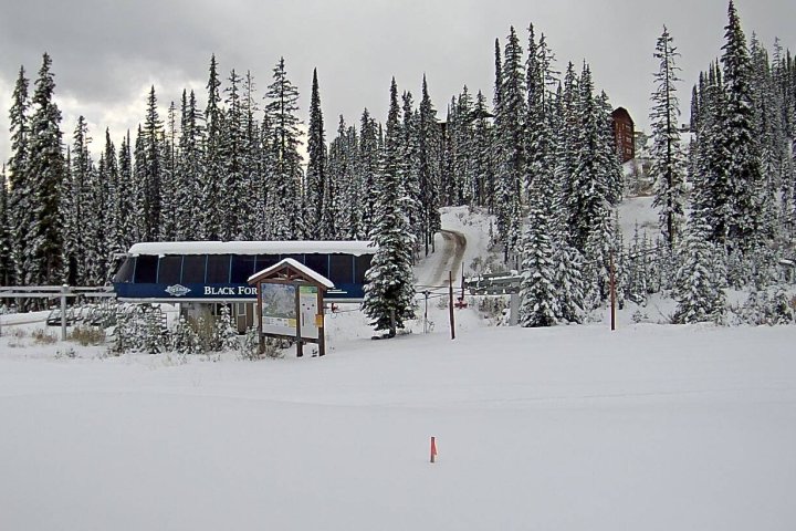 Snow starting to fall on B.C. Southern Interior ski resorts