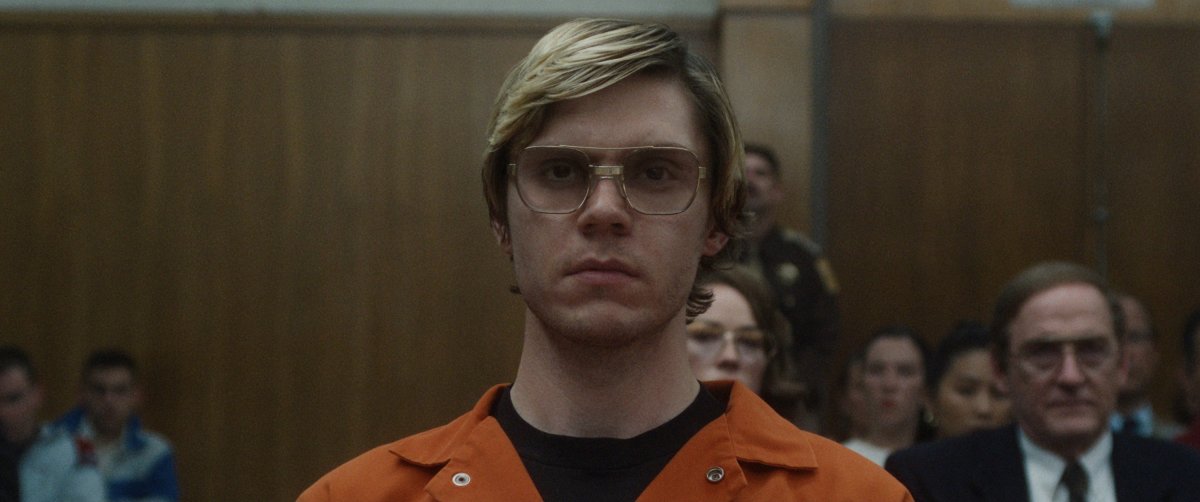 DAHMER - MONSTER: THE JEFFREY DAHMER STORY, Evan Peters as Jeffrey Dahmer, 'Lionel', (Season 1, ep. 108, aired Sept. 21, 2022). photo: Ser Baffo / ©Netflix / Courtesy Everett Collection.