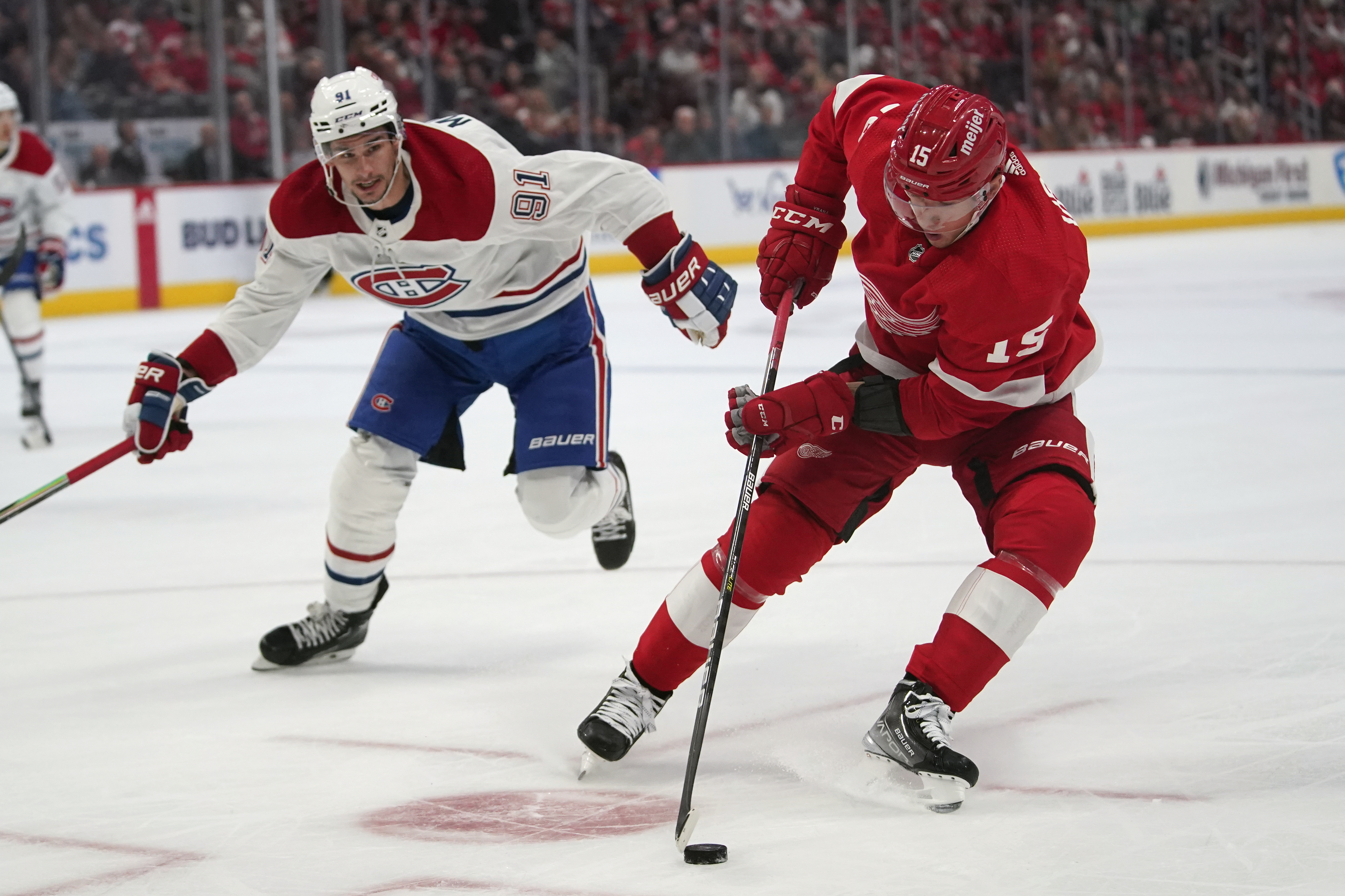 Detroit Red Wings blank Montreal Canadiens, 3-0, in season opener