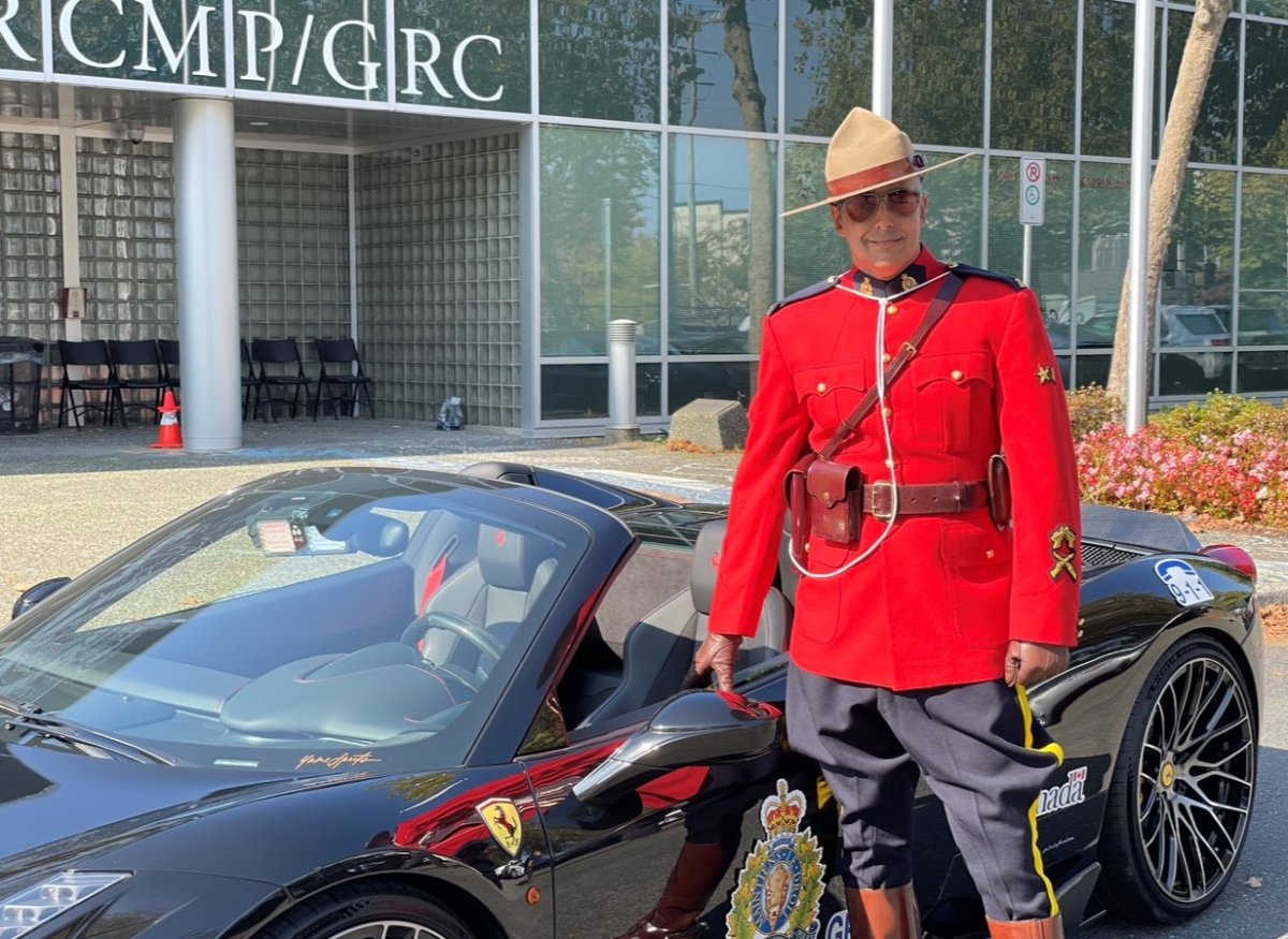 RCMP Gifts on Wheels at Lansdowne Centre - image