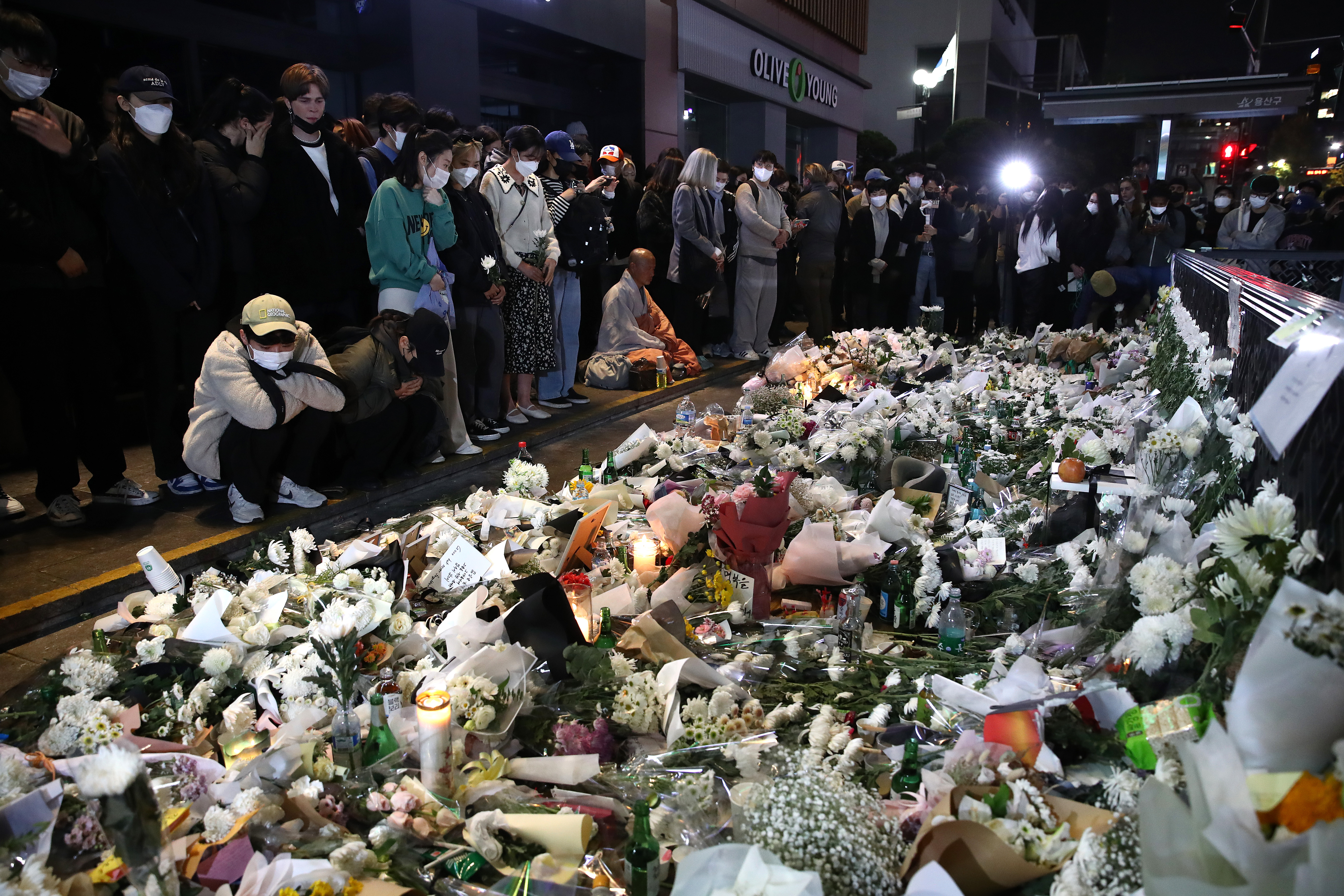 Lee Jihan, K-Pop singer and actor, dead in South Korea crowd crush -  National 