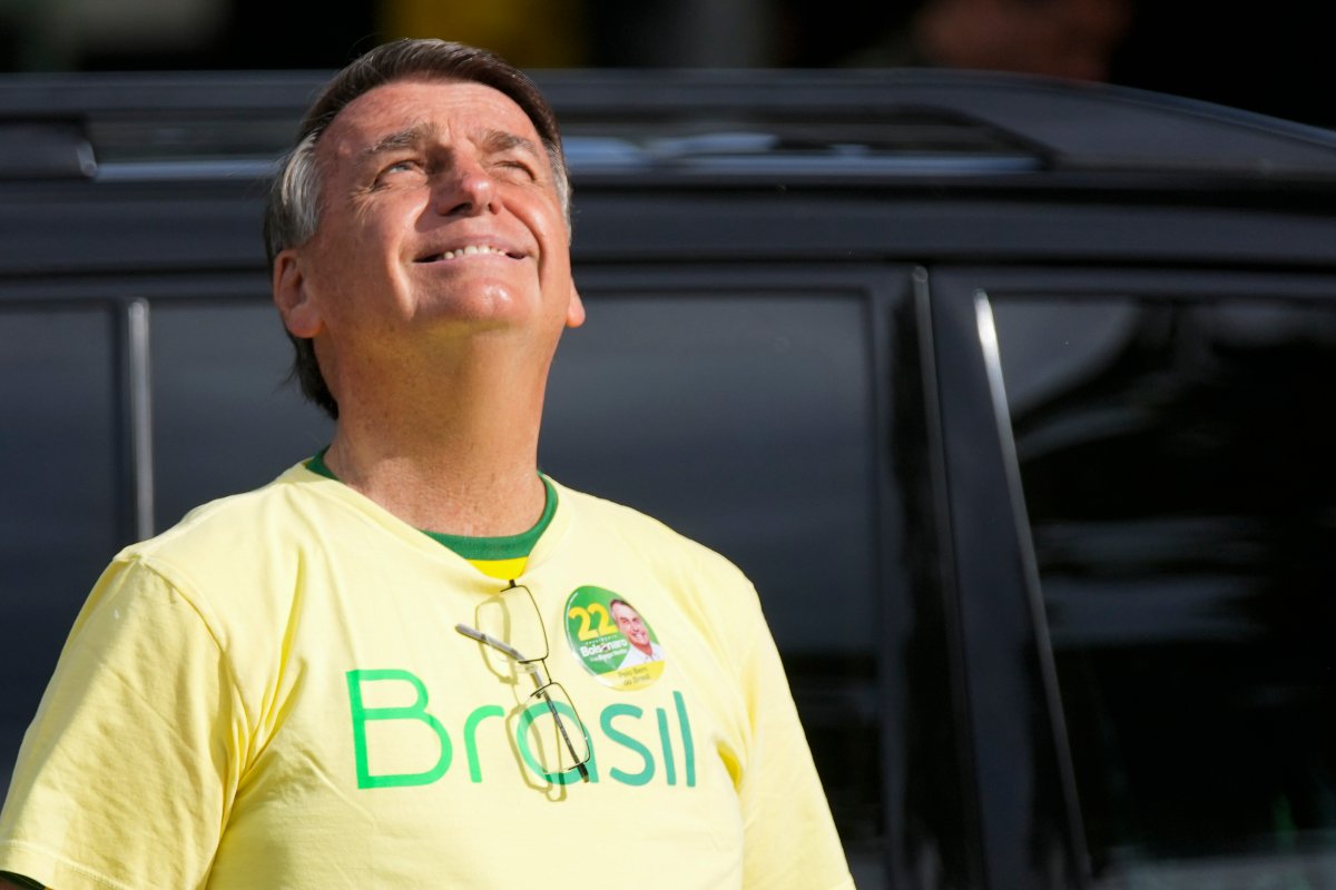 Jair Bolsonaro: How a yellow jersey is dividing Brazil