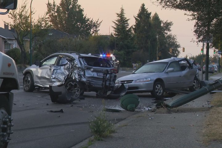 Driver flees crash on Vancouver’s Knight Street, 1 injured: police