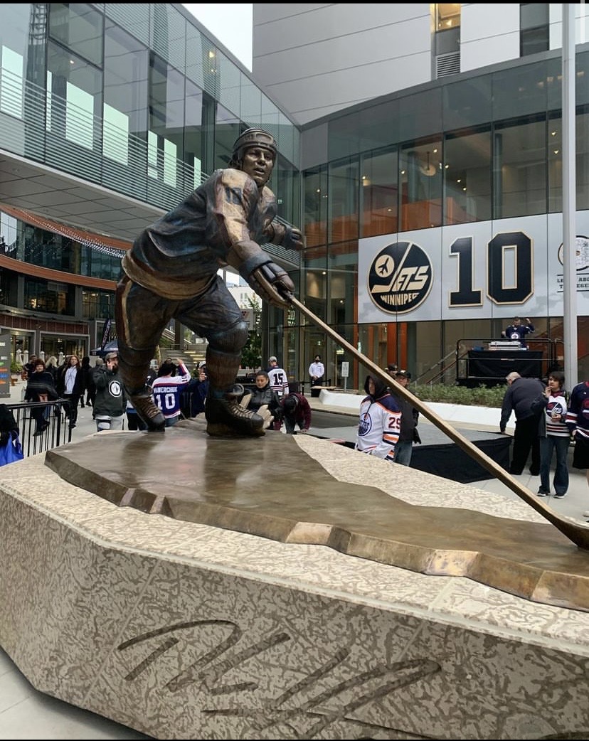 Statue of Dale Hawerchuk unveiled at Truth North Square.
