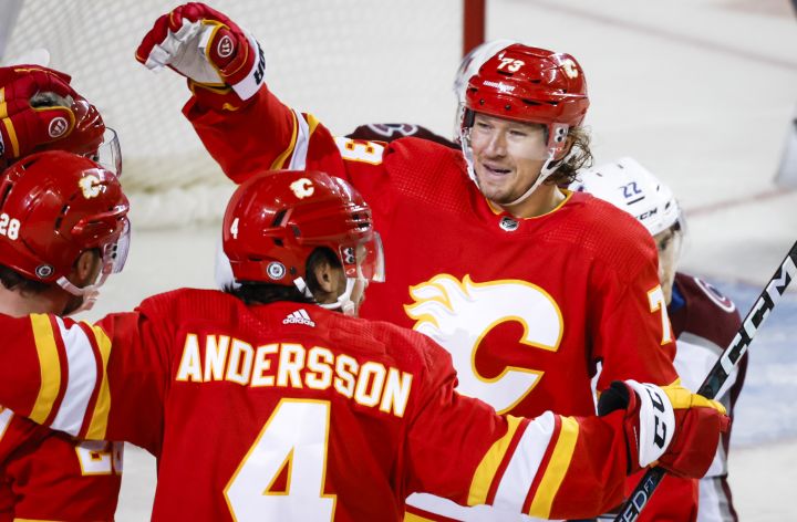 Calgary Flames wear out Avs in 5-3 finish