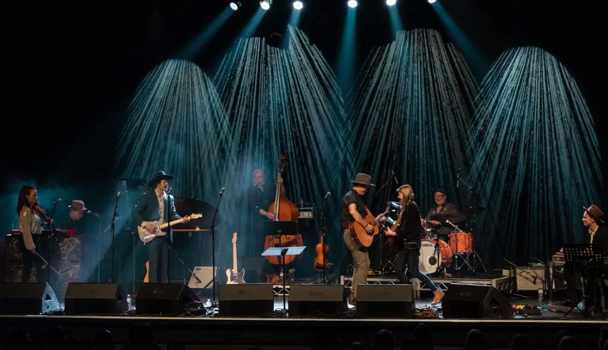 Potluck Cafe Society presents Barney Bentall & the Cariboo Express - image