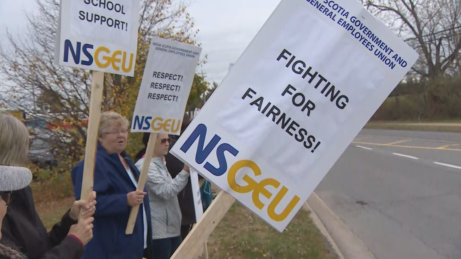 More than 600 workers at the Annapolis Valley Regional Centre for Education walked off the job at 8 a.m., although schools remain open.