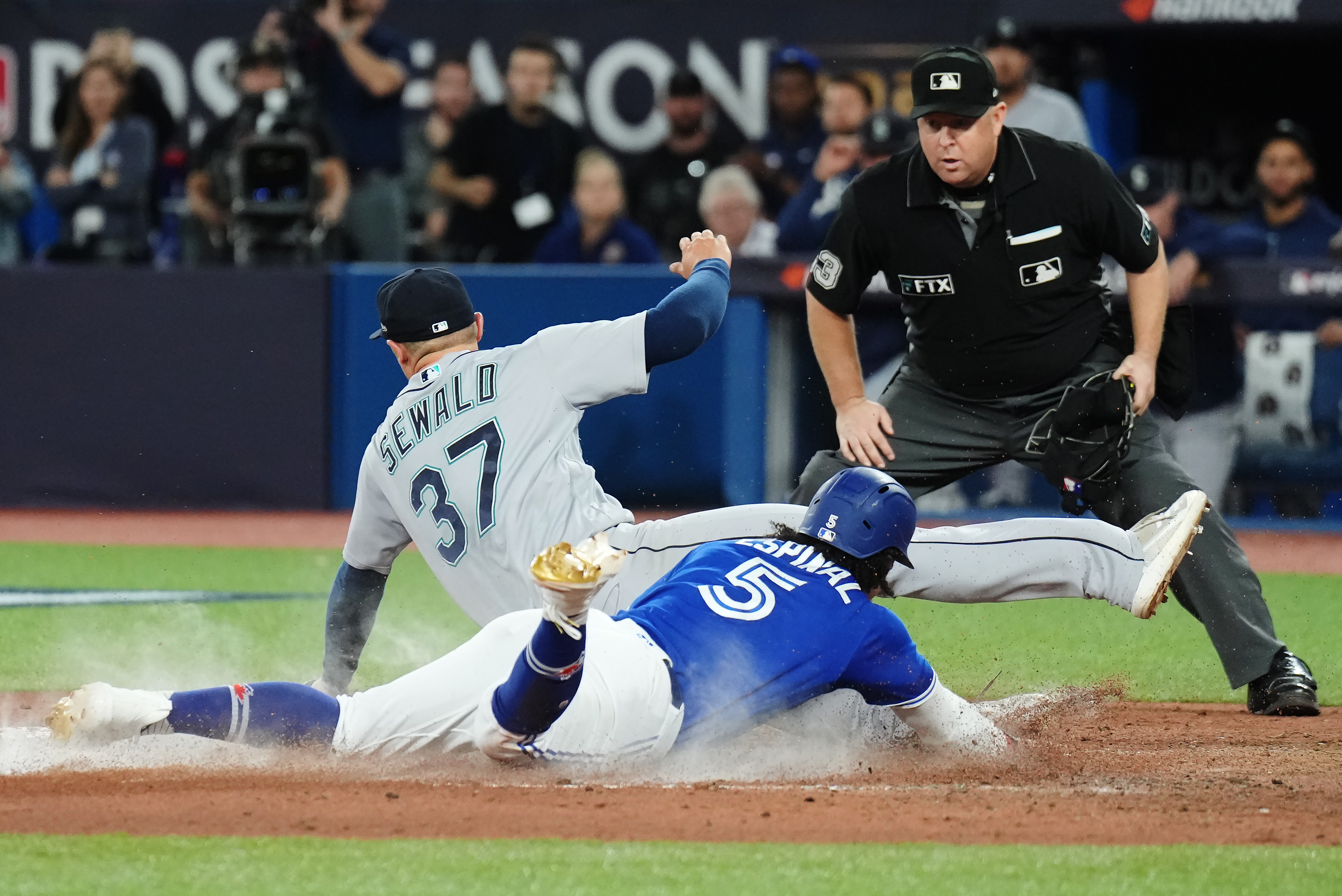 Blue Jays blow 8-1 lead, swept aside by Mariners in AL wild-card series -  Kitimat Northern Sentinel