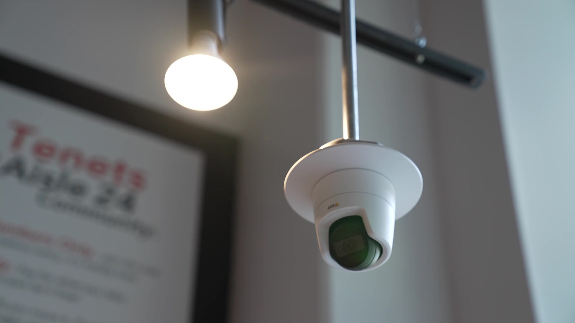 Сто и девет души са арестувани и са иззети стоки