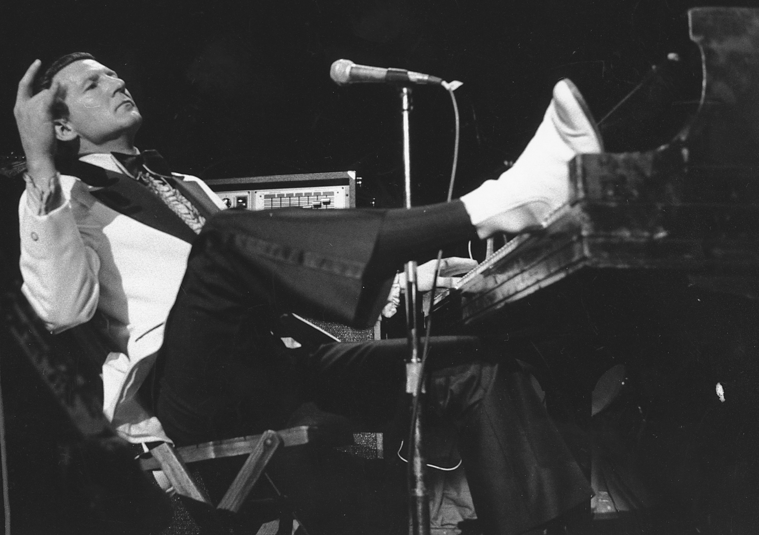 Jerry Lee Lewis dead: Troubled rock star dies at 87 - National |  