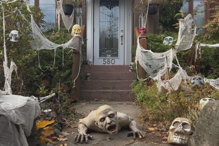 Halloween enthusiasts set up elaborate displays in Montreal’s West Island