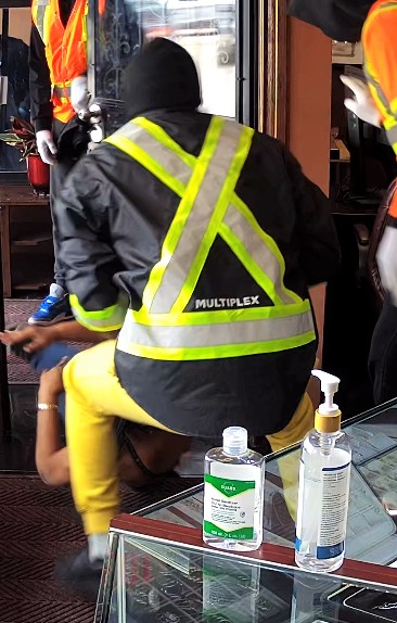 Police are seeking to identify suspects wanted in connection with a robbery in Toronto. (Toronto police / handout)