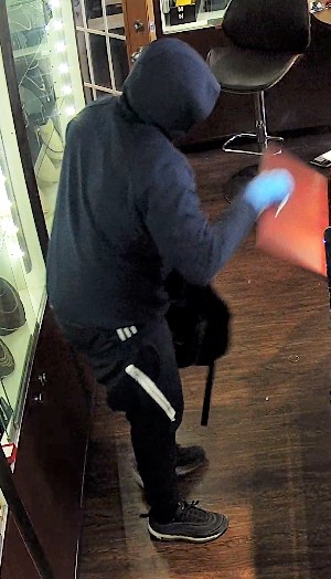 Police are seeking to identify suspects wanted in connection with a robbery in Toronto. (Toronto police / handout)