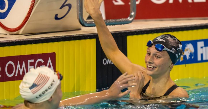 Summer McIntosh et Maggie Mac Neil du Canada remportent la médaille d’or à la Coupe du monde de natation – National