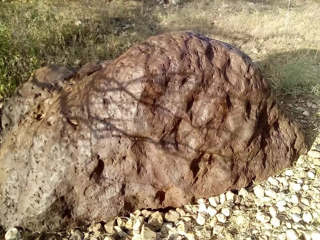 Where are outlet meteorites found