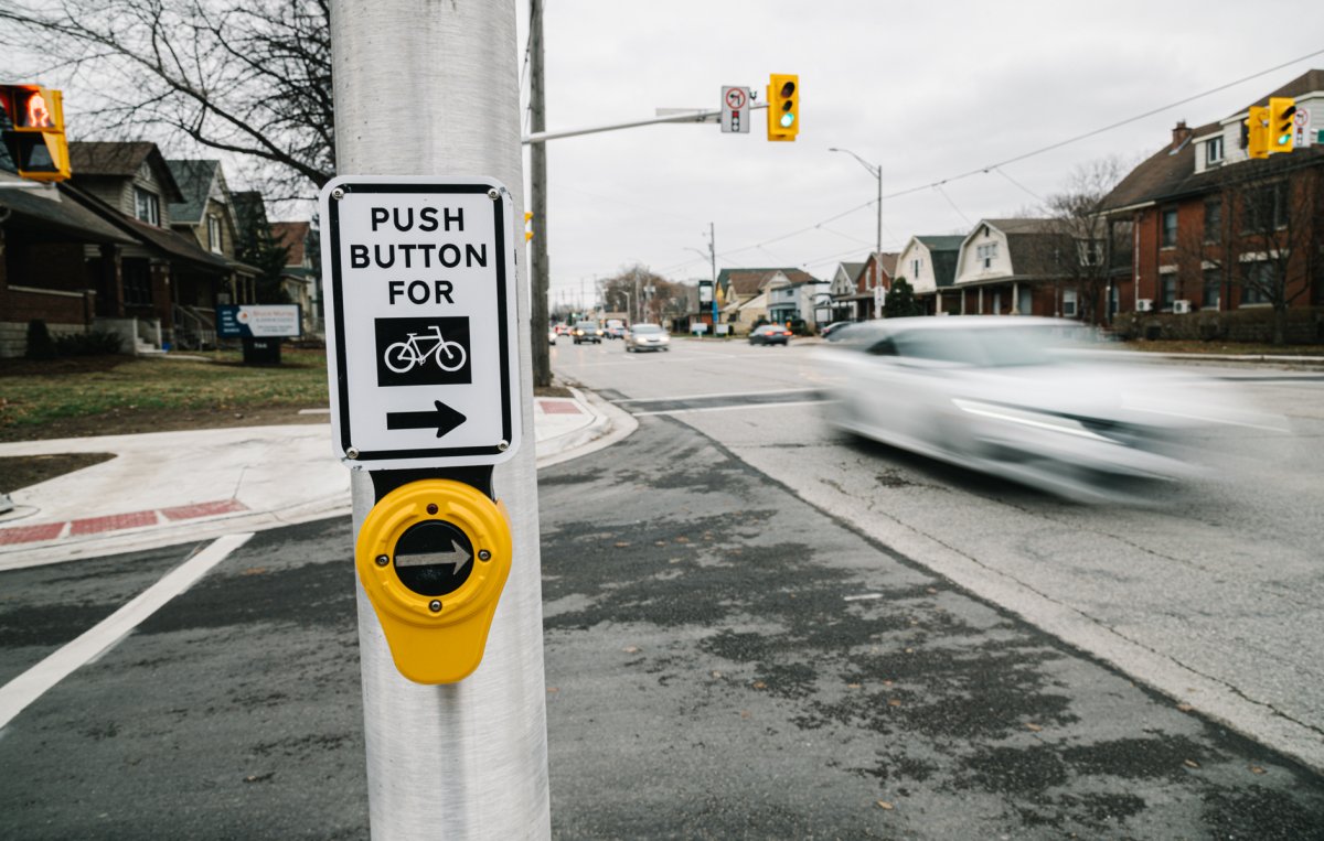 City marks new cyclist, pedestrian crossing at Oxford and William intersection - image