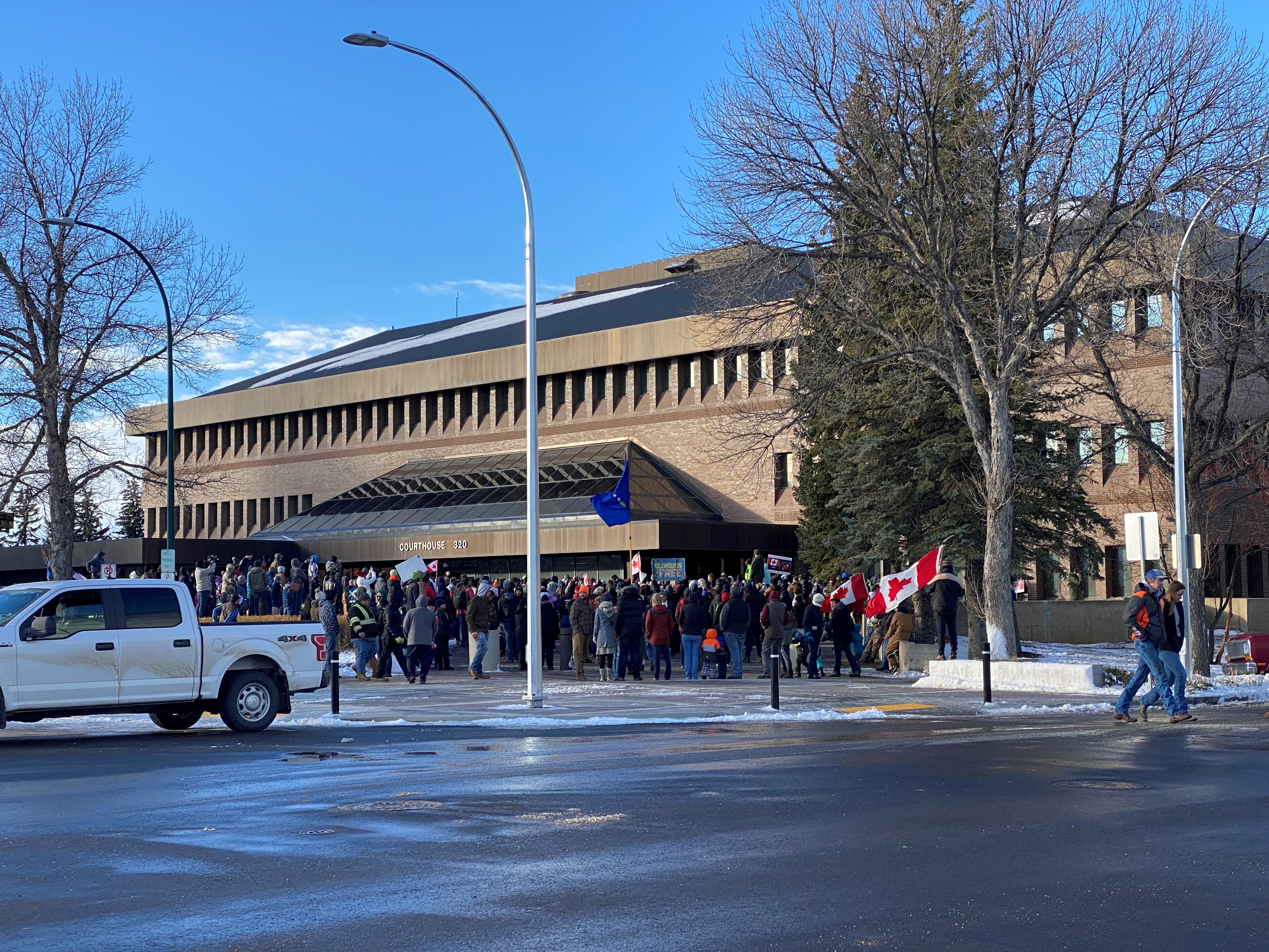 Convoy In Lethbridge, Alta., As Three Men Charged In Border Blockade ...