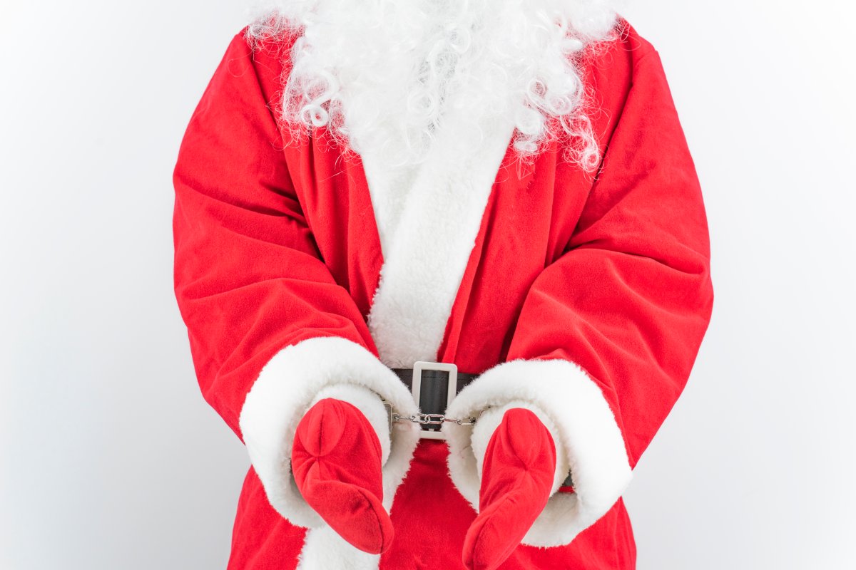 Winnipeg police say a mall Santa was not arrested at Polo Park Shopping Centre in Winnipeg Wednesday.