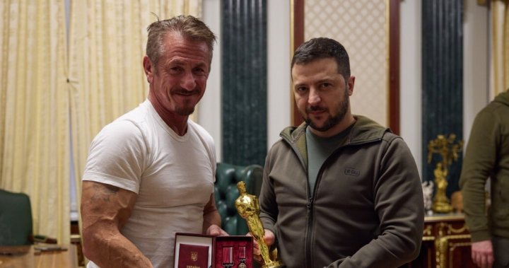 Sean Penn prête une statuette d’Oscar au président ukrainien Volodymyr Zelenskyy – National