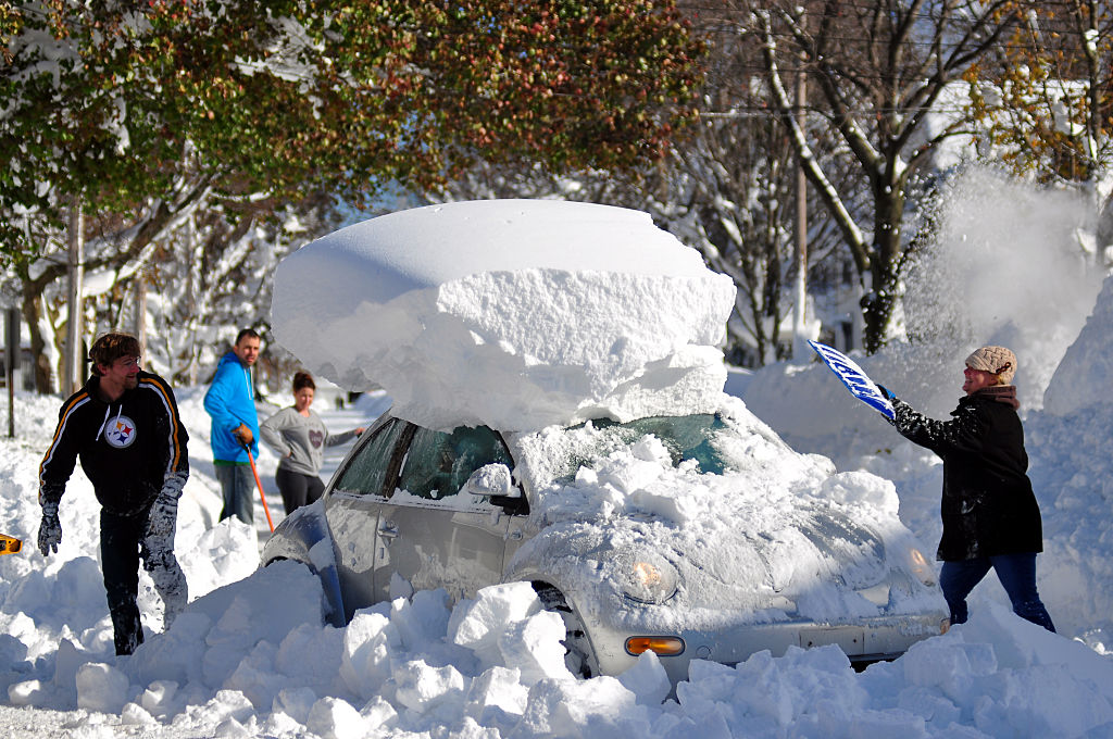Paralyzing' snowstorm set to bury Buffalo, N.Y. under 3 feet of snow -  National