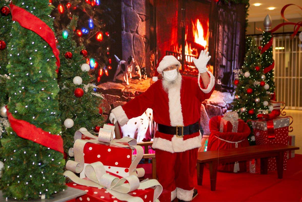 Santa Photos at Kingsway Mall - image