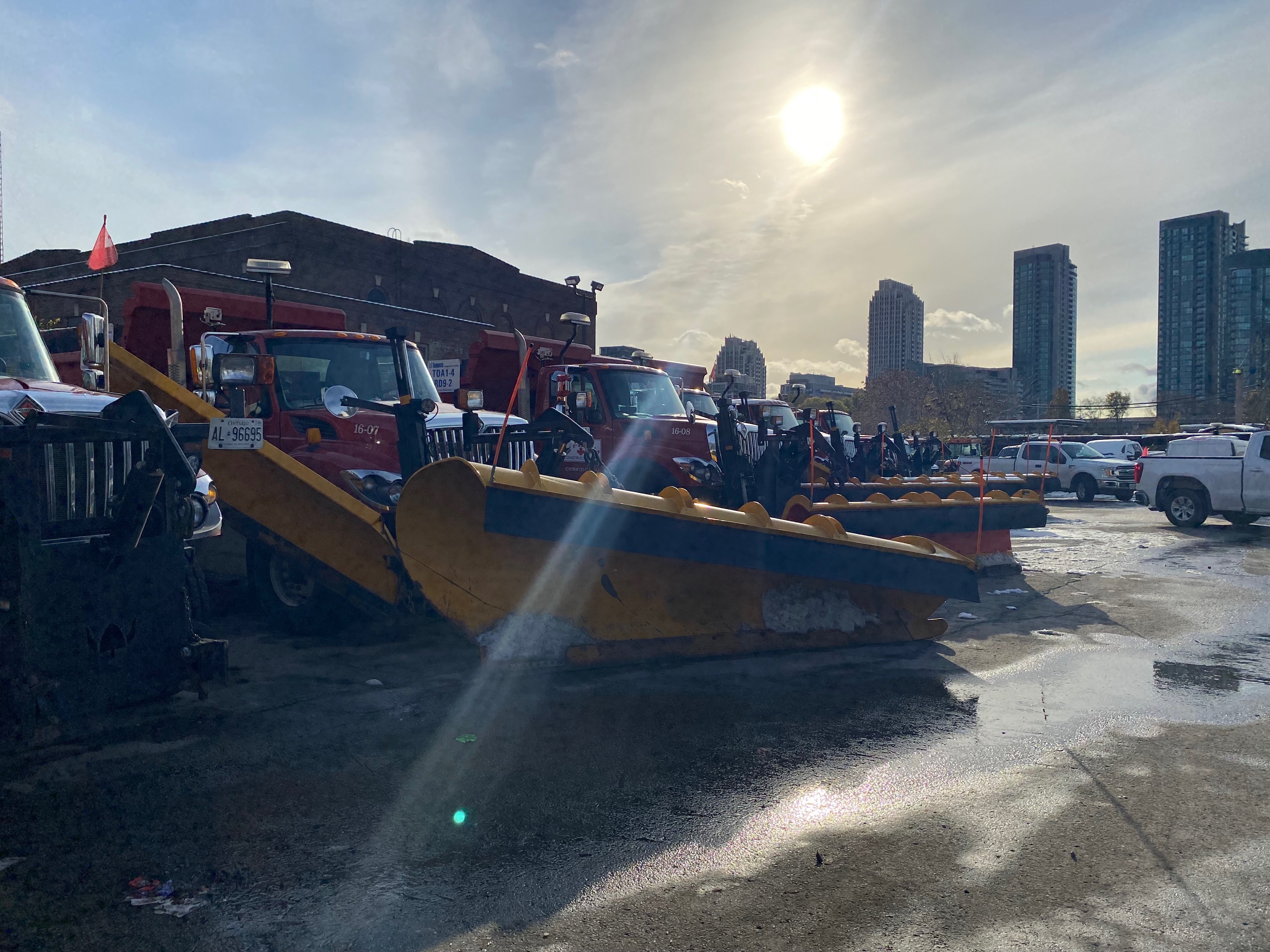 Освен няколко краткотрайни метеорологични явления, зимата на Торонто досега изпитва