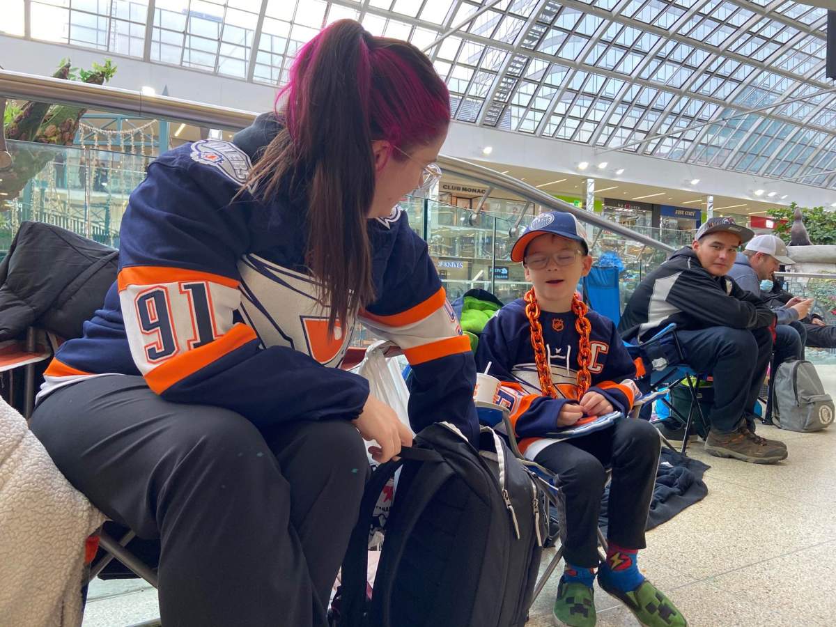 Edmonton Oilers fans line up for an autograph session at West Edmonton Mall Thursday, Nov. 17, 2022.
