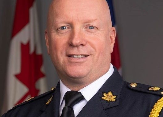 Началникът на полицията в Питърбъроу Онтарио казва да оставим доказателствата