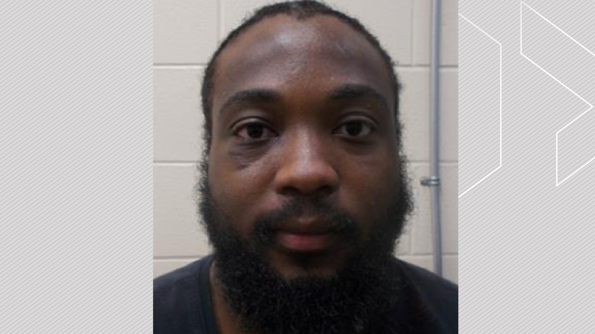 Oluwaseum Ojo is wanted on a Canada-wide warrant.