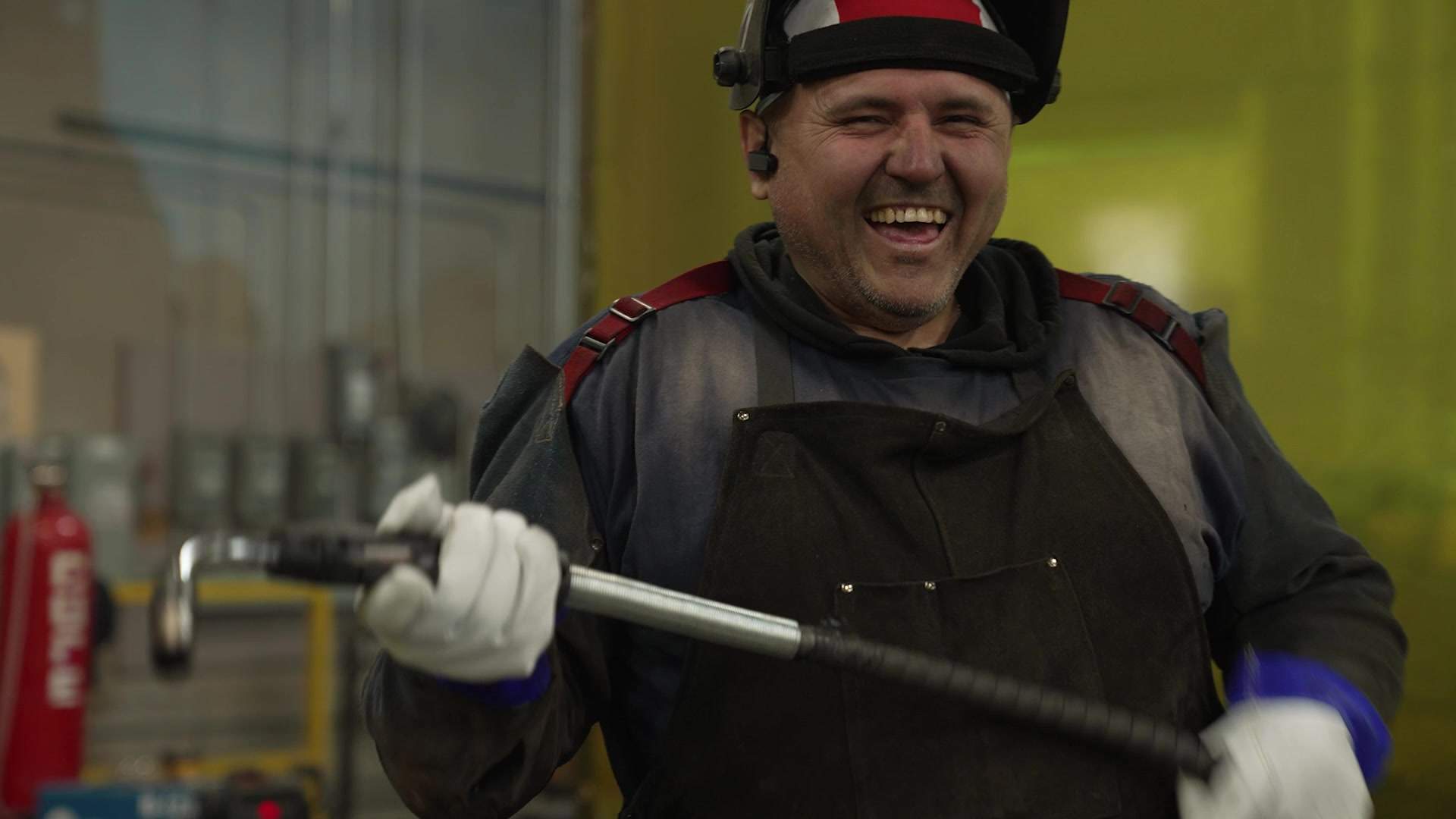 Ukrainian worker in Canada making armoured vehicles for Ukraine