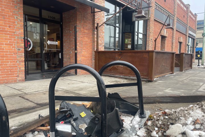Kelowna police investigate after car smashes into restaurant patio