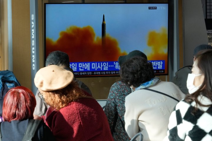 Güney Kore, Kuzey Kore'nin denize doğru bir balistik füze daha ateşlediğini söyledi