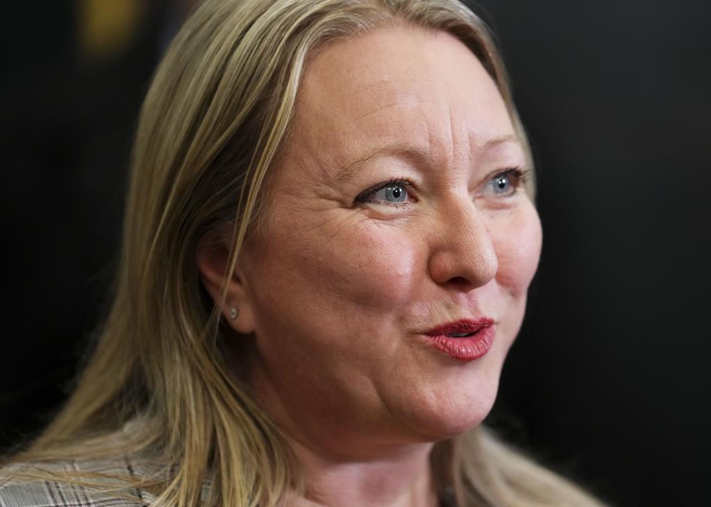 Public service union to challenge Ottawa’s hybrid work plan at labour board – National | 24CA News