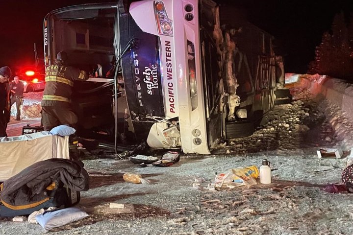 B.C. bus probe to look at earlier crash involving same company: minister