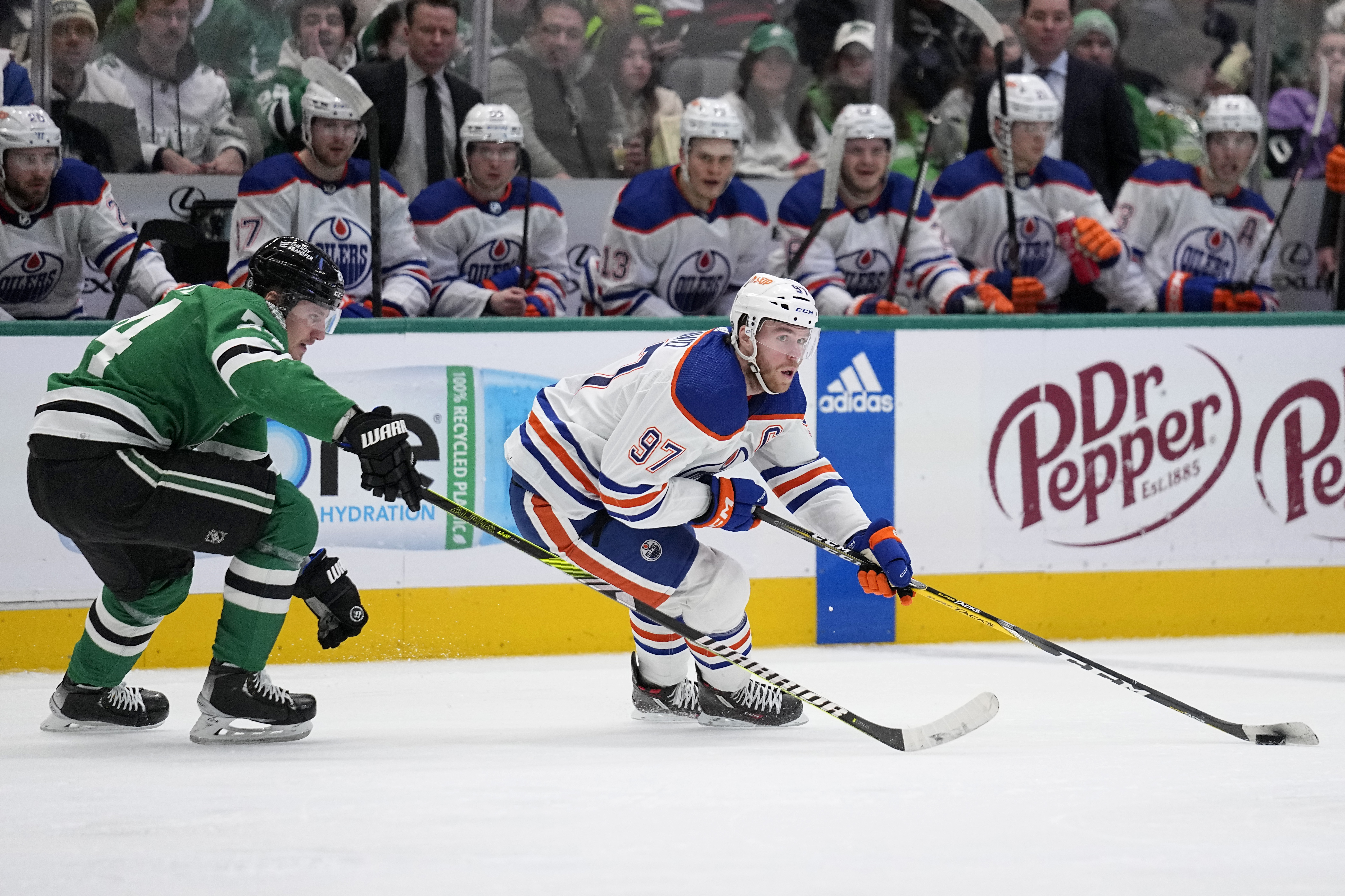 Edmonton Oilers Score 3 Goals In 3rd To Win 6-3 Over Stars In Dallas ...