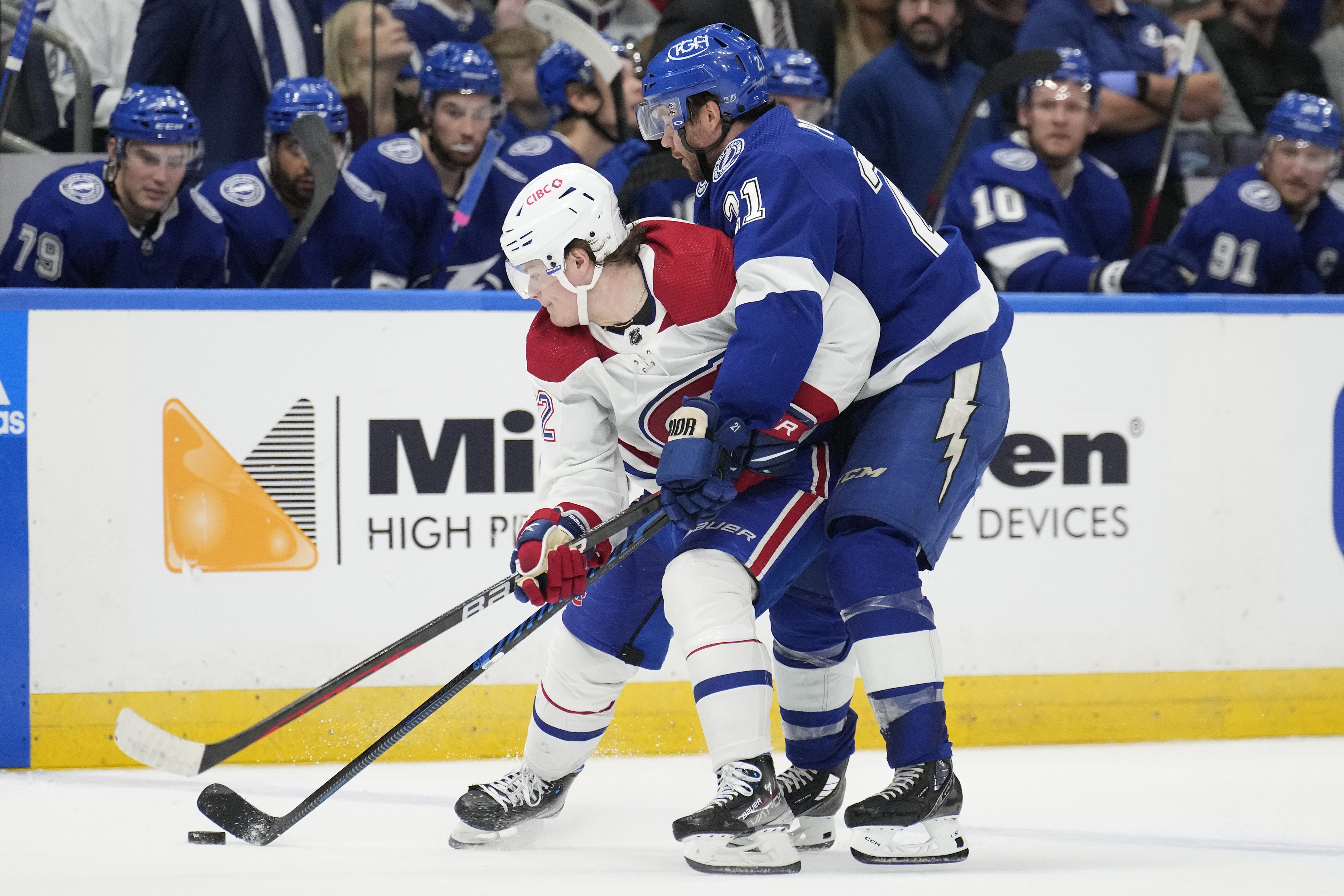 Complete Hockey News - Montreal Canadiens forward Cole Caufield has been  named NHL Rookie of the Month for March 2022!