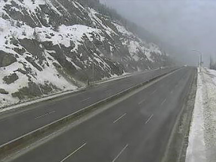 Road and weather conditions along the summit of the Coquihalla Highway on Saturday, Dec. 17, 2022. The summit has an elevation of 1,230 metres. 